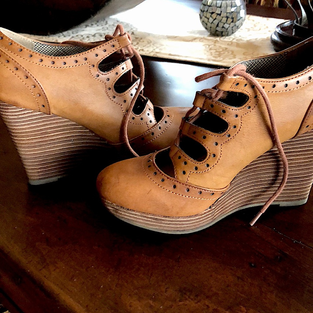 COPY - Wore a few times.  Do not use anymore.